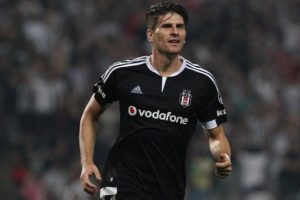 Beşiktaş'ın Avrupa ma&ccedil;ına Polonyalı hakem