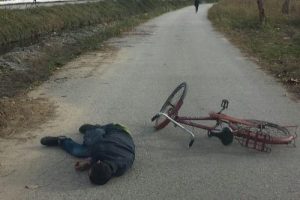 Bisiklet kullanırken uyuşturucu krizine girdi