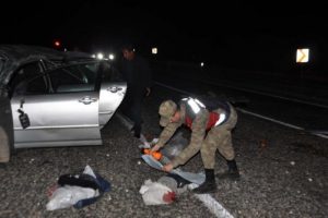 Adıyaman'da otomobil devrildi: 1 &ouml;l&uuml;, 4 yaralı