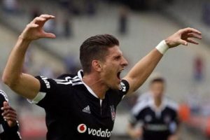 Gomez, Kartal'ın tarihine ge&ccedil;ti!