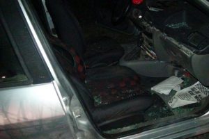 Bursa'da zeytinliğe u&ccedil;an otomobilde 3 kişi yaralandı