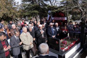 Eski milli kaleci Sinan Alağa&ccedil; mezarı başında anıldı