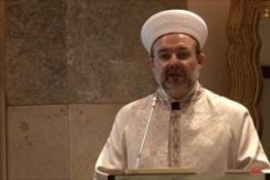 Diyanet İşleri Başkanı t&uuml;m d&uuml;nyaya seslendi
