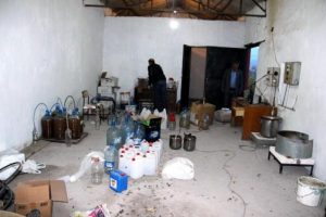 Ereğli'de sahte rakı operasyonu: 1 g&ouml;zaltı
