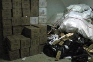 Uşak'ta ka&ccedil;ak sigara operasyonu