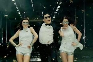 'Gangnam Style' hala zirvede