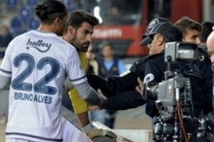 Volkan'a k&uuml;fredenlere 1 yıl men