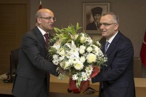 Mehmet Şimşek, Maliye Bakanlığı'nı devretti