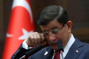 Tezah&uuml;ratlar Başbakan Davutoğlu'nu duygulandırdı
