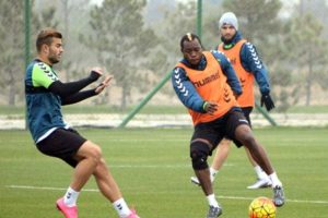 Konyaspor 2 eksikle hazırlanıyor