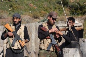 Bombardımana rağmen ilerlemeye &ccedil;alışıyorlar