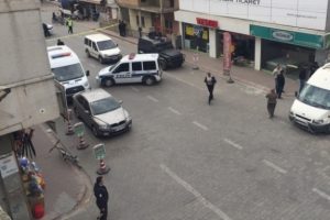 Adana'da bomba y&uuml;kl&uuml; ara&ccedil; alarmı!
