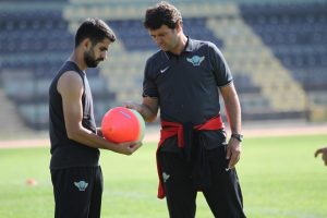 Akhisar'da Arslan savunmayı uyardı