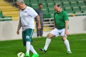 Bursalı Belediye başkanları Timsah Arena'da kapıştı