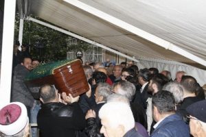 İzmir'de 6 kişi sahte i&ccedil;kiden adliyede