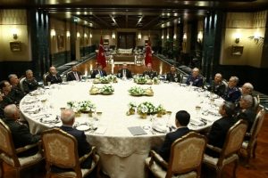 Erdoğan YAŞ &uuml;yeleriyle bir araya geldi
