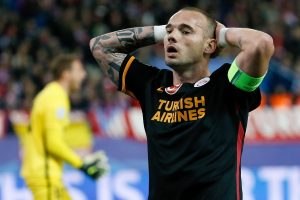 Sneijder, Denizli hakkında bilgi topluyor