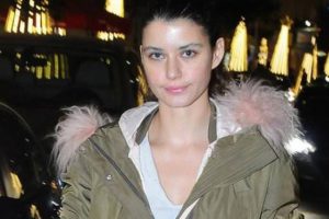 Beren Saat'in ağzını bı&ccedil;ak a&ccedil;madı...