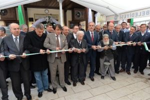 Bursa &Ccedil;ukur Mescid ve &ccedil;evresi yenilendi