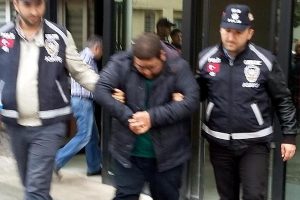 Motosikletli kapka&ccedil;&ccedil;ı yakalandı