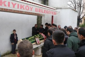 Hostes Melek, g&ouml;zyaşlarıyla toprağa verildi