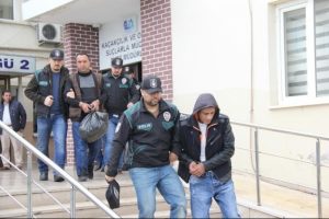 Bursa'daki uyuşturucu operasyonunda g&ouml;zaltına alınmışlardı tutuklandılar