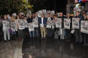 Can D&uuml;ndar ve Erdem G&uuml;l'&uuml;n tutuklanmasına Manisa'dan tepki