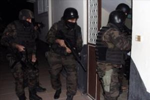 İstanbul'da DHKP-C operasyonu: 9 g&ouml;zaltı