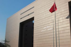 Bakırk&ouml;y Adalet Sarayı'na ruhsatsız silah sokma girişimi