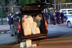 Ma&ccedil;ta dağıtılan kumanya polisi zehirledi