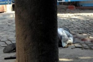 &Ouml;n otopsi raporuna g&ouml;re El&ccedil;i, ensesinden tek kurşunla vuruldu