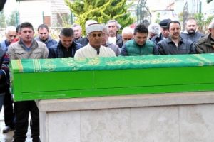 İntihar eden tekne kaptanı toprağa verildi