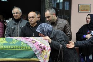 Trafik canavarı Nilg&uuml;n &Ouml;ğretmeni Bursa'da yakaladı!