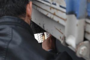 Paltosundaki lastik izleri her şeyi ortaya &ccedil;ıkardı