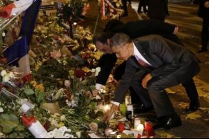 ABD Başkanı Obama, Bataclan konser salonuna g&uuml;l bıraktı