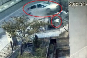 Bursa'da otomobil iş&ccedil;inin &uuml;zerinden şantiyeye u&ccedil;tu!