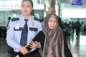 Rus yolcu Atat&uuml;rk Havalimanı'nı birbirine kattı