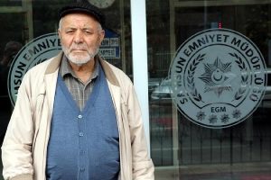 Samsun'da abdest alırken, ceket cebindeki c&uuml;zdanını &ccedil;aldılar