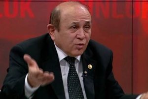 Burhan Kuzu, Anayasa Komisyonu'nu bıraktı