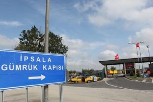 Sınırı sahte kimlikle ge&ccedil;mek isterken yakalandı