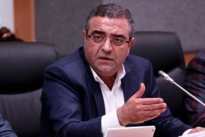 Tanrıkulu, Tahir El&ccedil;i'yi anlatırken 'lanet olsun' diyerek k&uuml;rs&uuml;y&uuml; terk etti