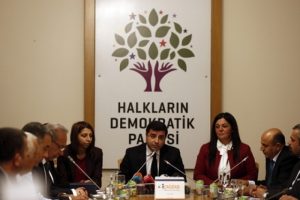 Demirtaş 'Tahir El&ccedil;i Devletsizlikten &ouml;ld&uuml;r&uuml;ld&uuml;' s&ouml;z&uuml;ne a&ccedil;ıklık getirdi