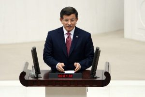 Davutoğlu: "Biz olsak ne yapardık diye d&uuml;ş&uuml;n&uuml;n"
