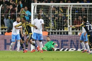 Lider Fenerbah&ccedil;e, Trabzon'u rakamlarla ezdi