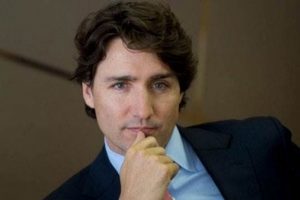 Kanada Başbakanı Trudeau kırmızı &ccedil;oraplarıyla fenomen oldu