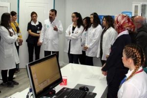 Sağlıkta şiddeti engellemek i&ccedil;in &ouml;ğrencilere tanıtım projesi