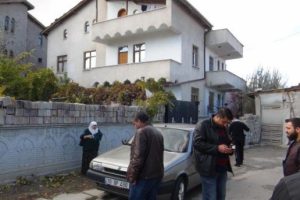 Boşanmak isteyince eşi tarafından vurulan kadın &ouml;ld&uuml;
