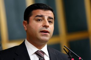 Demirtaş, Davutoğlu'na sosyal medyadan cevap verdi