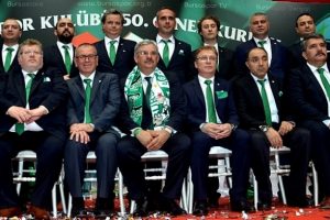 Bursaspor y&ouml;netiminde yaprak d&ouml;k&uuml;m&uuml;