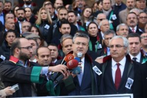 Ankara Adliyesi &ouml;n&uuml;nde 'El&ccedil;i' protestosu